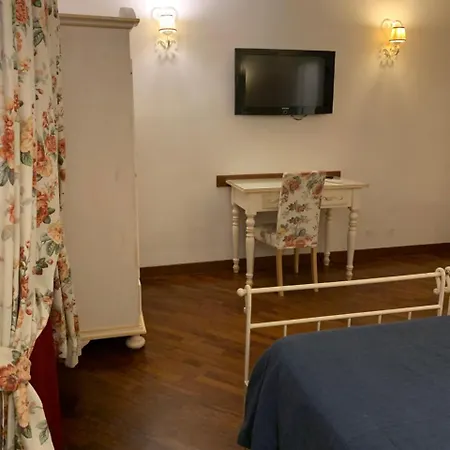 Dimora Caracciolo *