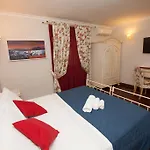Ausonia 4*