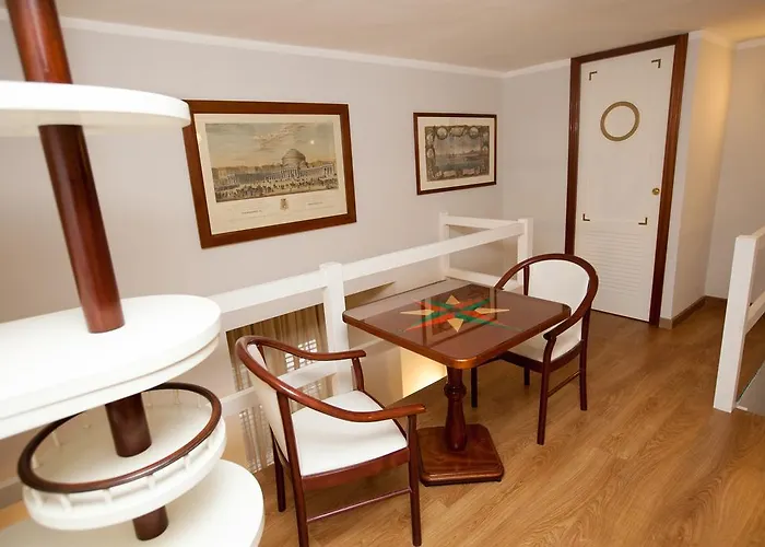 Konukevi Ausonia Napoli