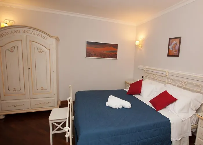 Konukevi Ausonia Napoli