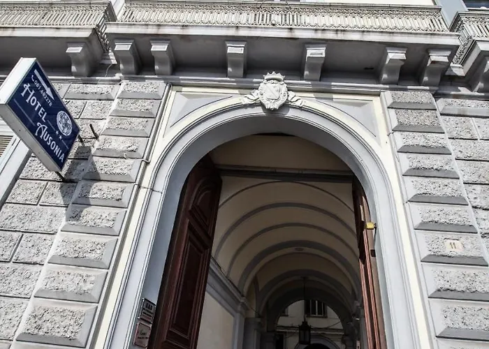 Ausonia Konukevi Napoli